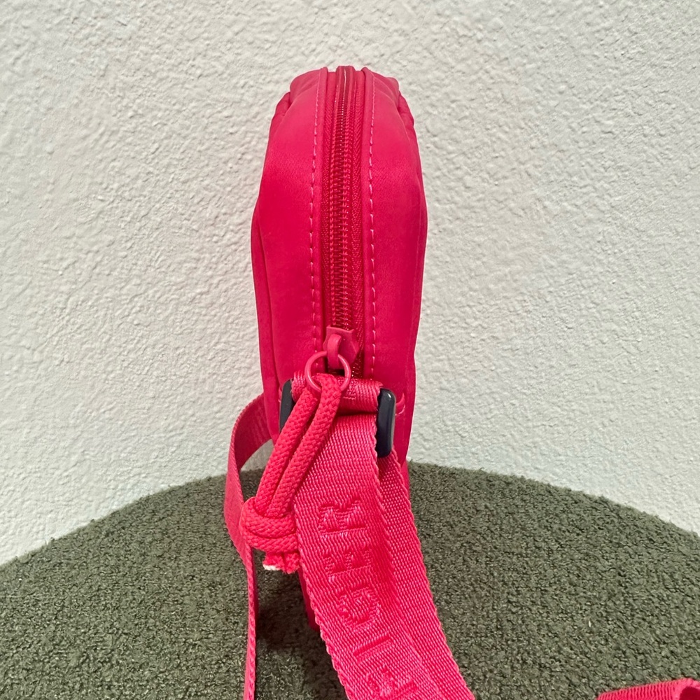 Tommy Hilfiger Vibrant Pink Crossbody Bag - Picture 4 of 13
